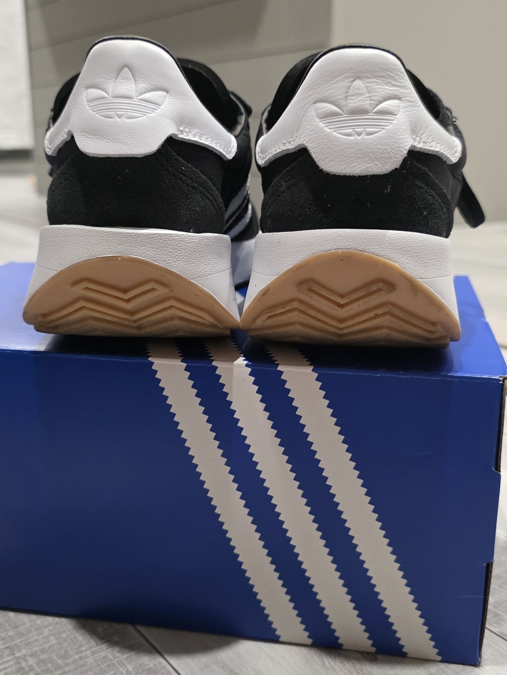 Adidas Country Xlg J Black & White Retro Kids 7 Runner Sneakers Womens 8 - Picture 7 of 8